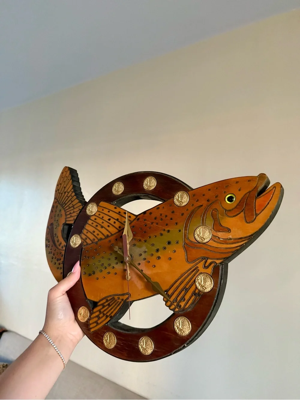 Vintage TRIG-O-LOCK Shotgun Shells Bass Fish Clock w/Shotgun Hands Works Hunting